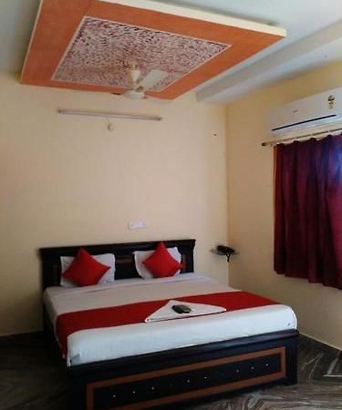 Sunshine Castle- Gachibowli Lägenhet Hyderabad Exteriör bild