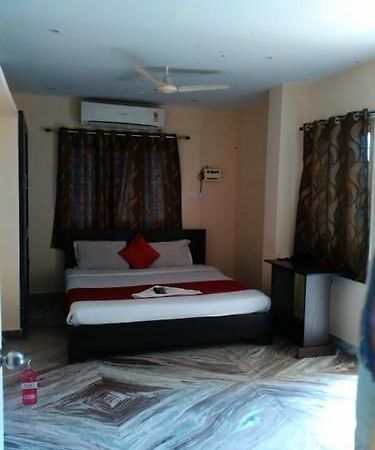 Sunshine Castle- Gachibowli Lägenhet Hyderabad Exteriör bild